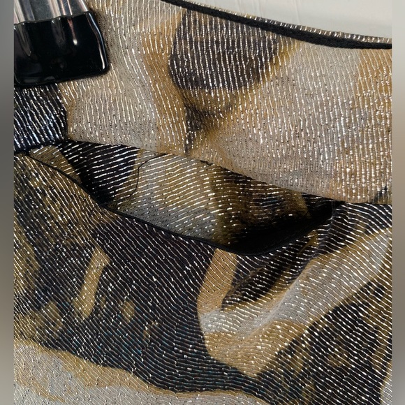 Banana Republic women’s Silk and metallic A-line Tan Skirt size 4 - Picture 4 of 5